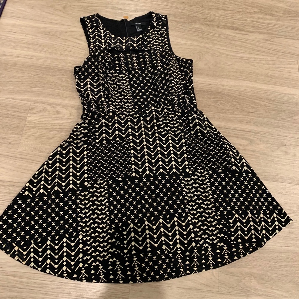 Black skater dress | size M | Forever 21